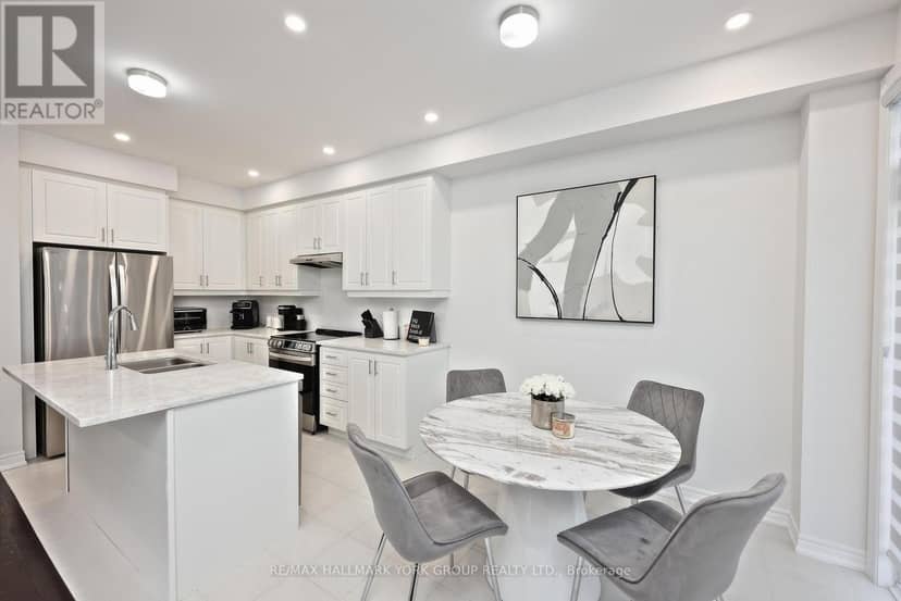 145 Fenchurch Manor — photo 13 of 32