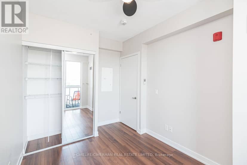 B608 - 5240 Dundas Street — photo 16 of 40