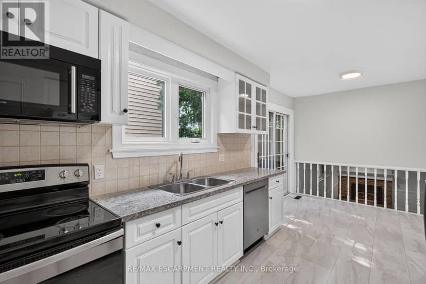 3401 Rockwood Drive — photo 4 of 32