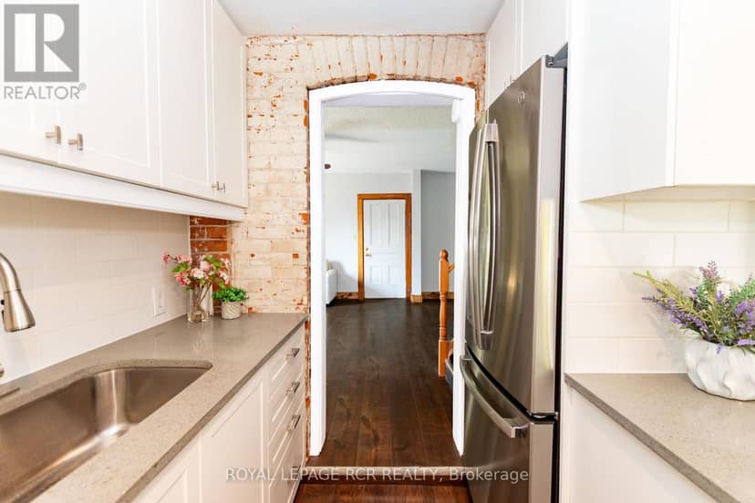 598323 2nd Line W — photo 17 of 29