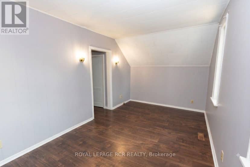 598323 2nd Line W — photo 21 of 29