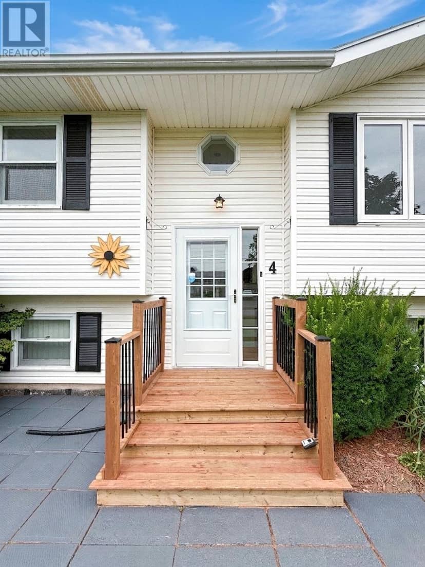 4 Abbey Drive — photo 2 of 39