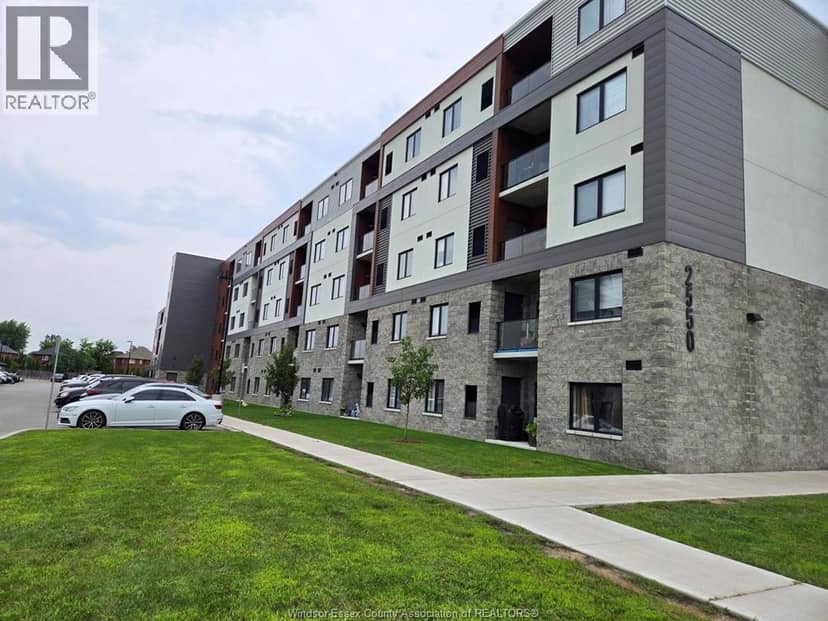 2550 SANDWICH WEST PARKWAY Unit# 108 — photo 1 of 19
