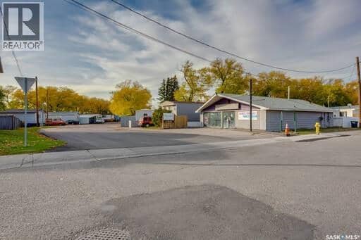 1524 Rayner AVENUE — photo 3 of 4