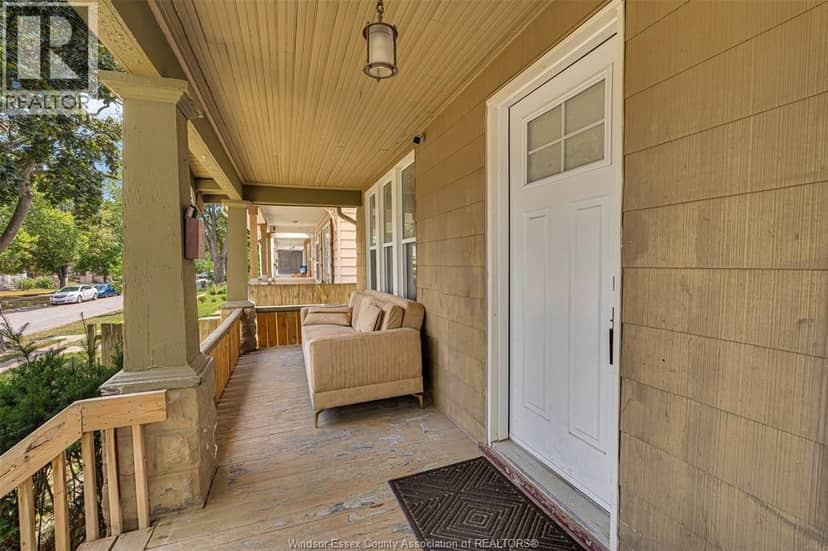 421 Elm Avenue — photo 4 of 23