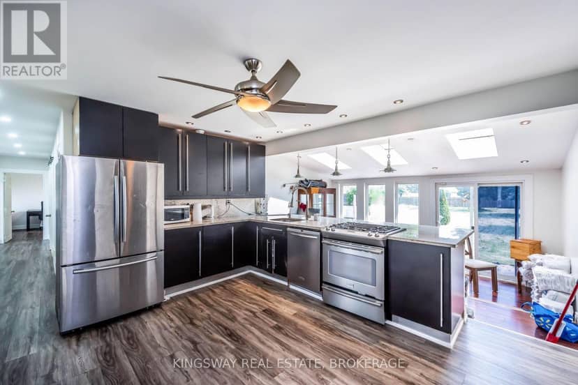 556 Barton Street E — photo 10 of 36