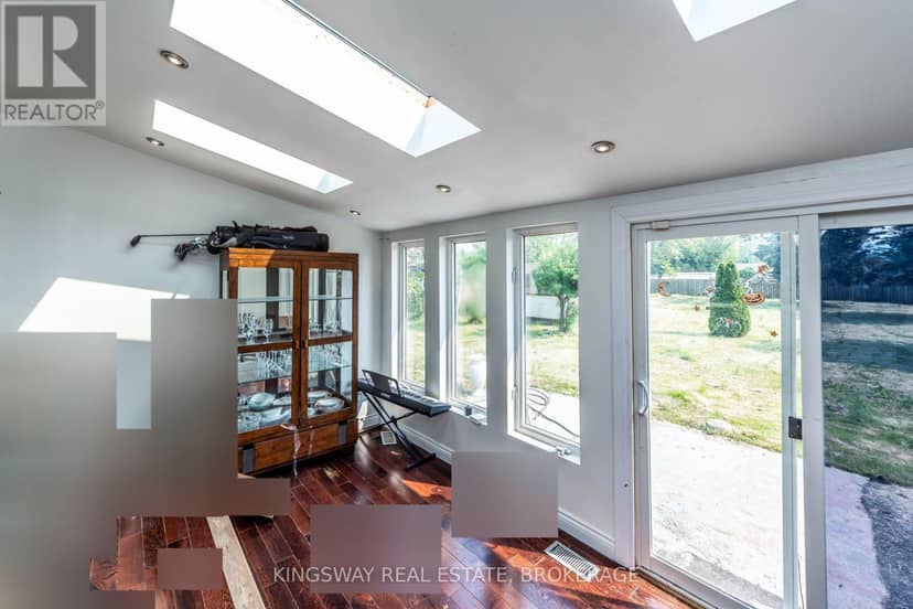 556 Barton Street E — photo 13 of 36