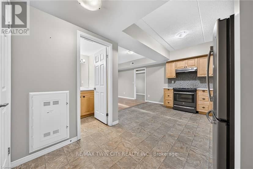 203 - 155 Water Street S — photo 8 of 40