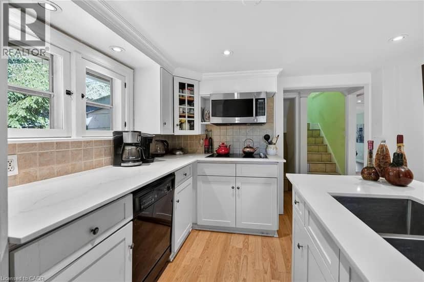 323 REGIONAL 20 Road, Pelham, photo 5