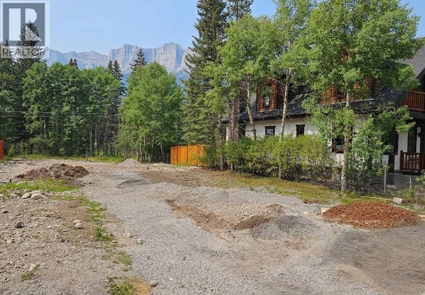 913 15 Street, Canmore