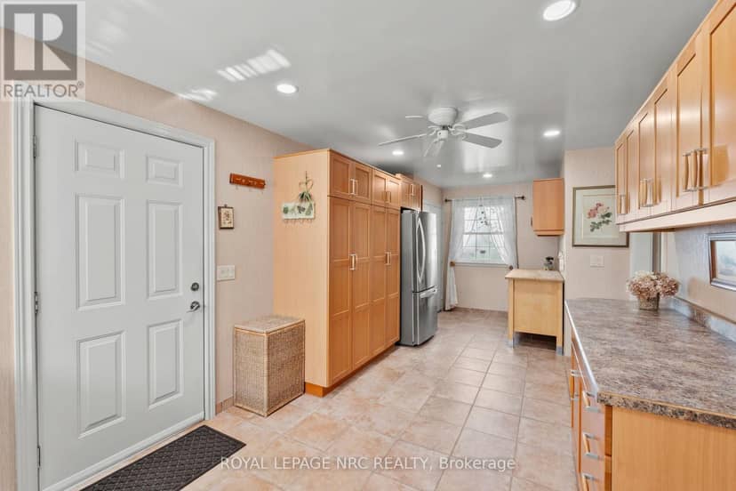3689 Niagara Boulevard — photo 14 of 40