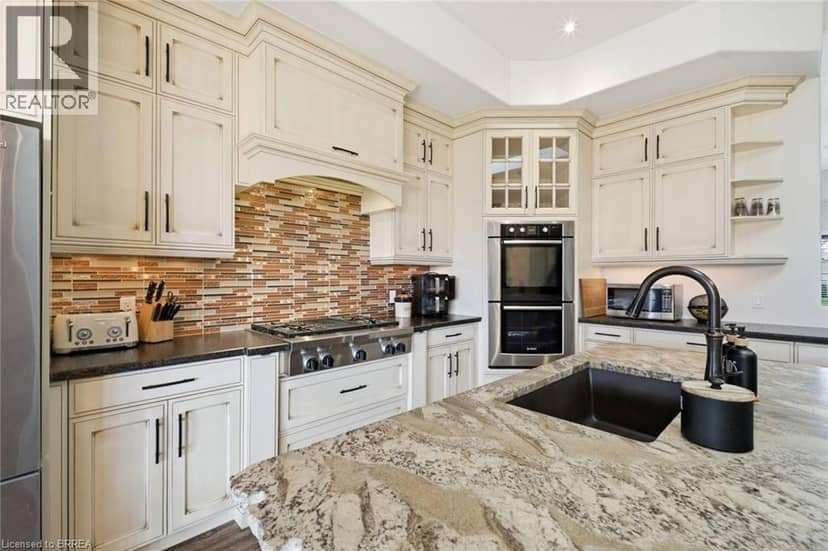 5 ECHO VILLA Avenue — photo 15 of 40