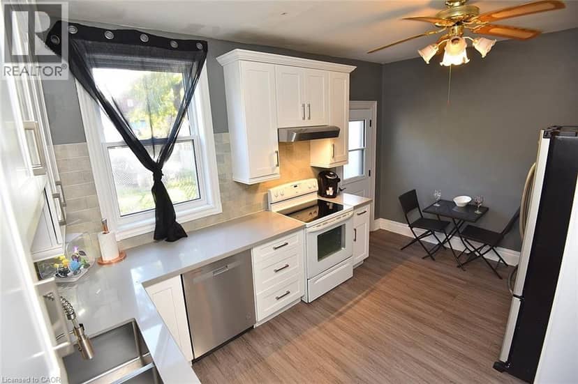56 KINRADE Avenue — photo 8 of 19