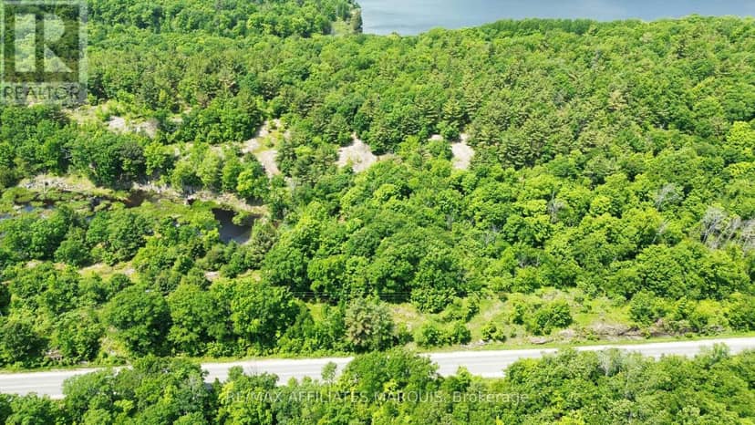 938 Crow Lake Road, Frontenac