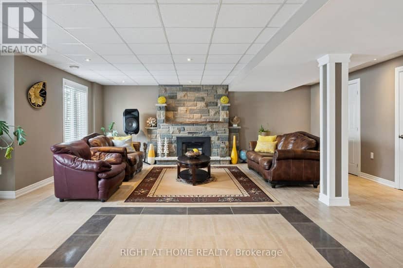 10 Brolley Crescent — photo 35 of 40