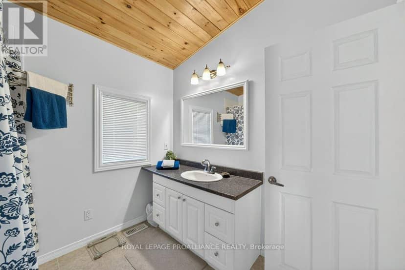 1076 Valley Lane — photo 30 of 40