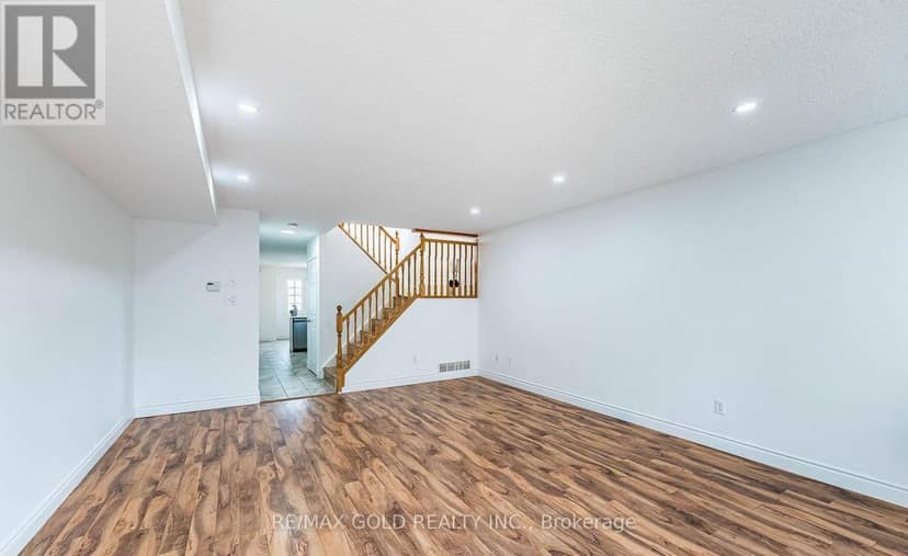 5A - 50 Howe Drive — photo 10 of 26