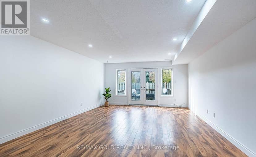 5A - 50 Howe Drive — photo 9 of 26