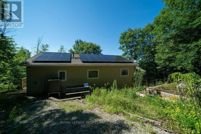 1076 Valley Lane — photo 6 of 40