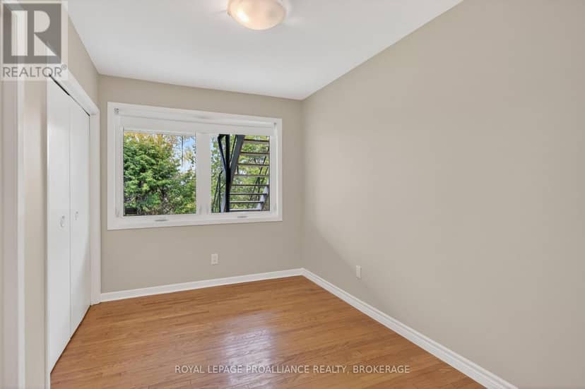209 Fairway Hill Crescent — photo 31 of 40