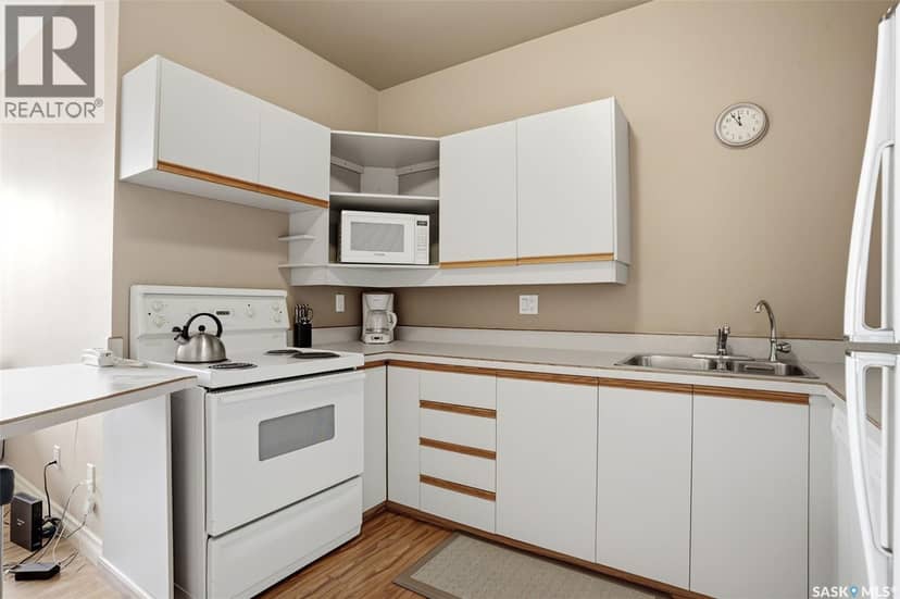 1103 1867 Hamilton STREET — photo 9 of 28