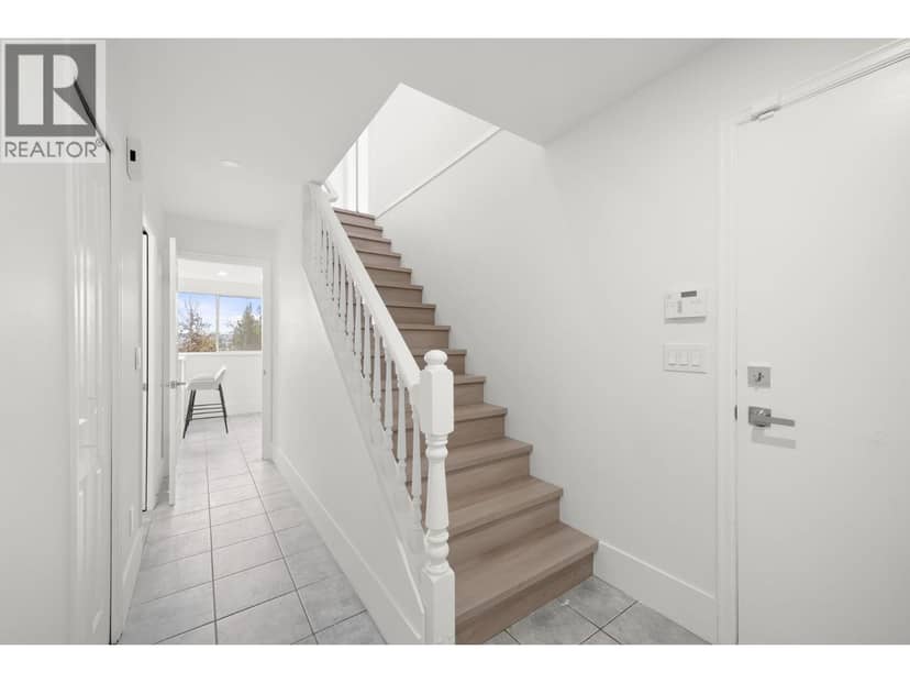 115 WARRICK STREET, Coquitlam, photo 2