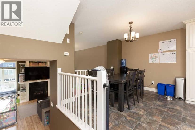 879 Mt Sundance Manor W, Lethbridge, photo 6