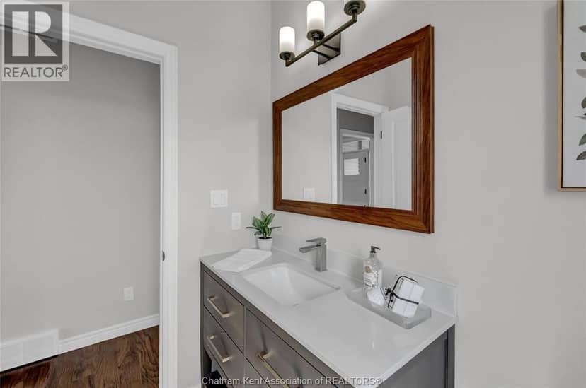 15 Sienna COURT — photo 30 of 40