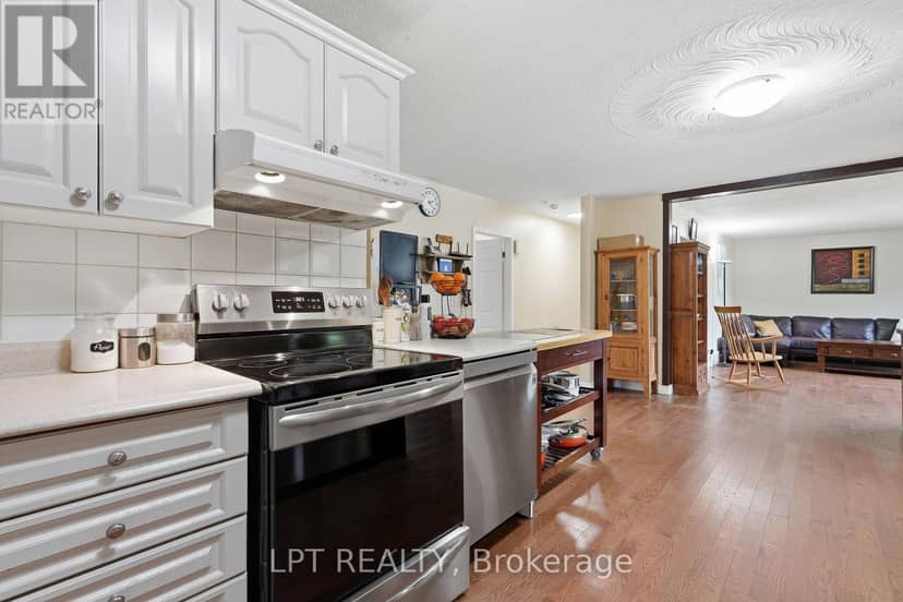 41 St Polycarp Street — photo 13 of 39