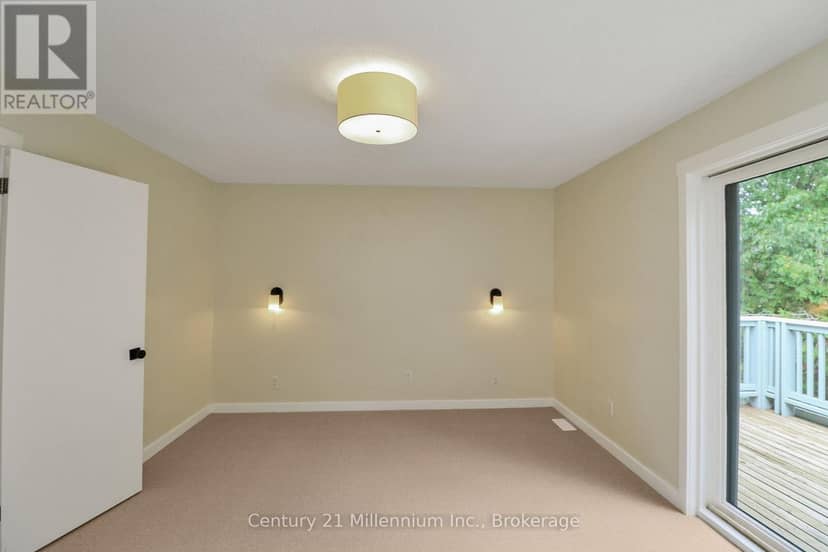 28 - 127 Fairway Crescent — photo 10 of 21