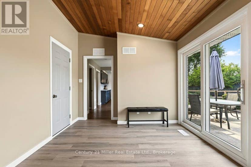 85 Waterford Drive — photo 18 of 40