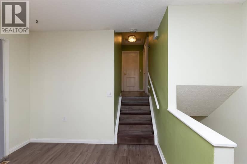 95 Castleridge Close NE — photo 11 of 40