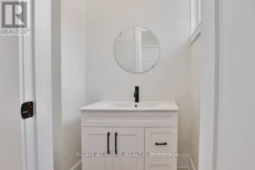 471 Country Club Crescent — photo 17 of 40