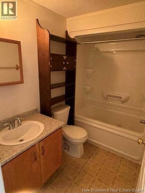64 Orchard Crescent — photo 11 of 13