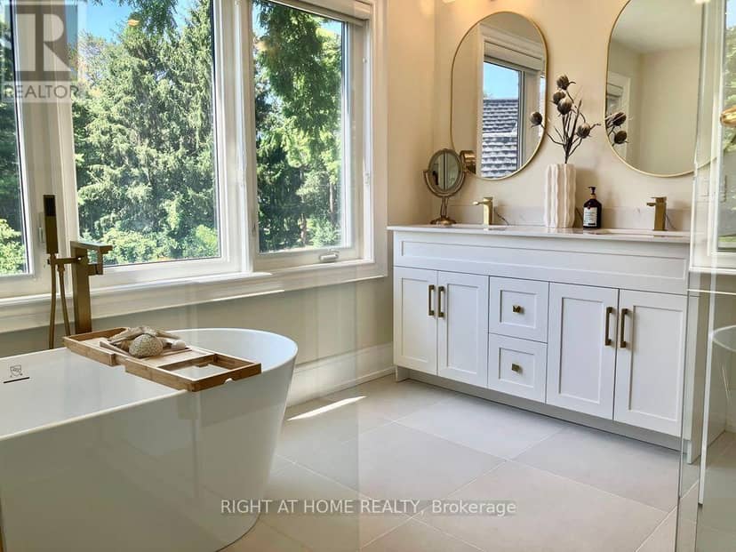 471 Country Club Crescent — photo 4 of 40