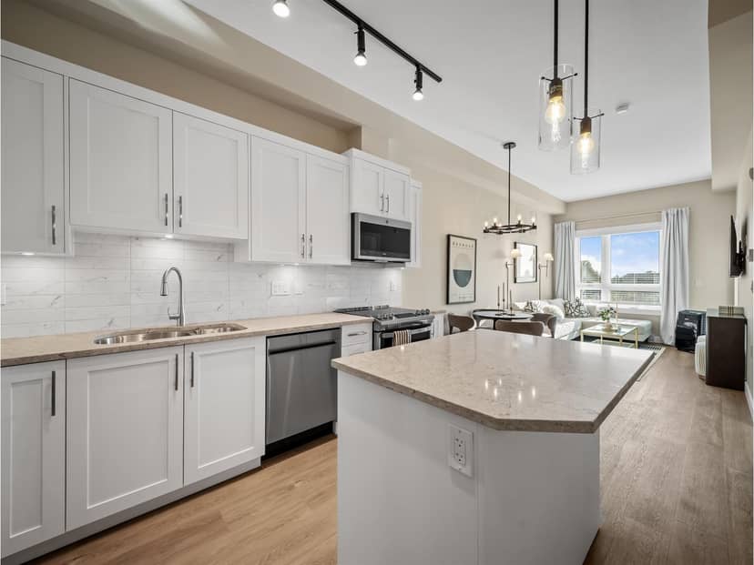 A121 8233 208B STREET STREET, Langley