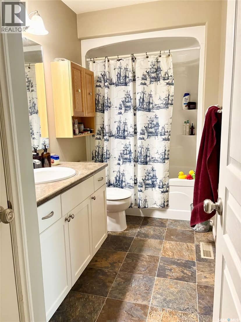 75 Agricultural AVENUE — photo 12 of 25