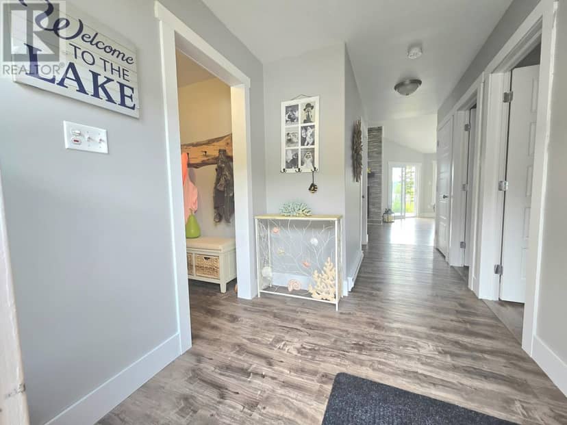 7 Little Paradise Road — photo 3 of 24