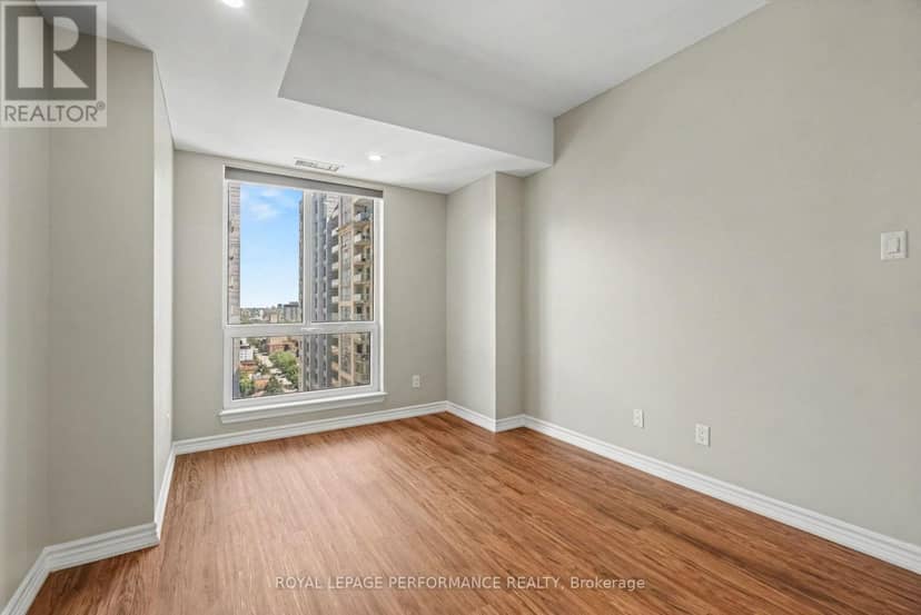 2205 - 234 Rideau Street — photo 15 of 27