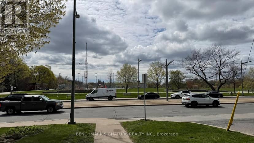 TH106 - 6 Parkwood Avenue — photo 8 of 40