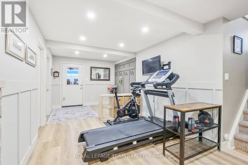 371 Kennedy Road — photo 26 of 35