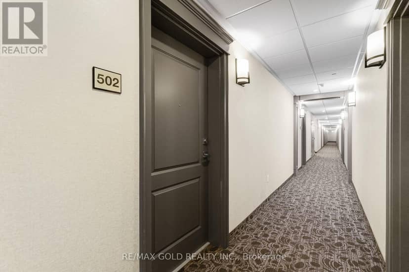 502 - 101 Shoreview Place — photo 11 of 40