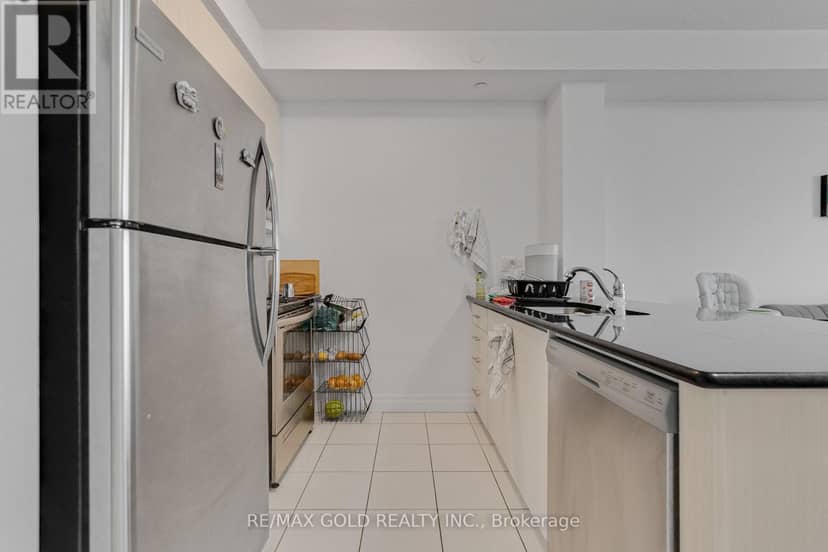 502 - 101 Shoreview Place — photo 20 of 40