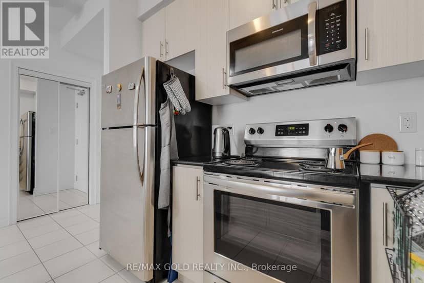 502 - 101 Shoreview Place — photo 22 of 40