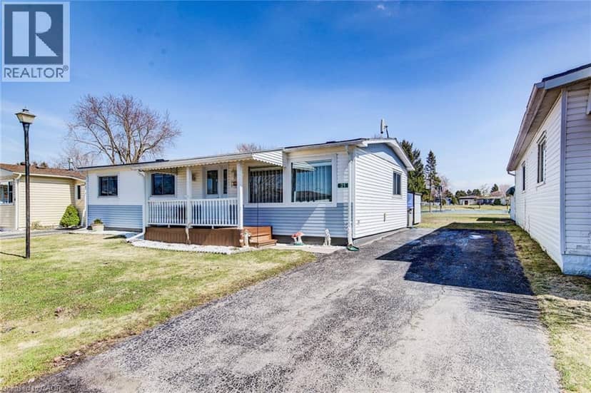 21 FAIRVIEW Crescent — photo 1 of 31