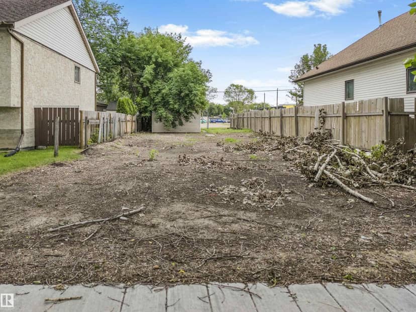 12723 121 ST NW, Edmonton