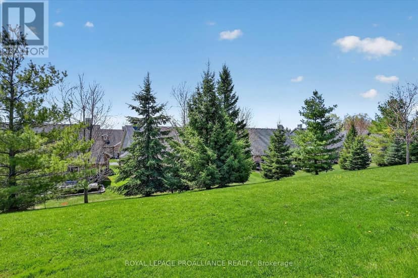 138 Village Crescent — photo 39 of 40