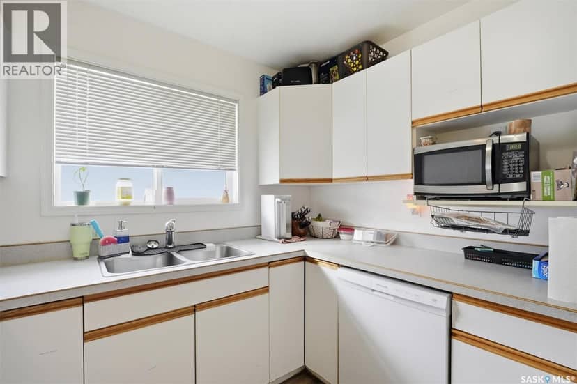 114 - 116 Barber CRESCENT — photo 13 of 40