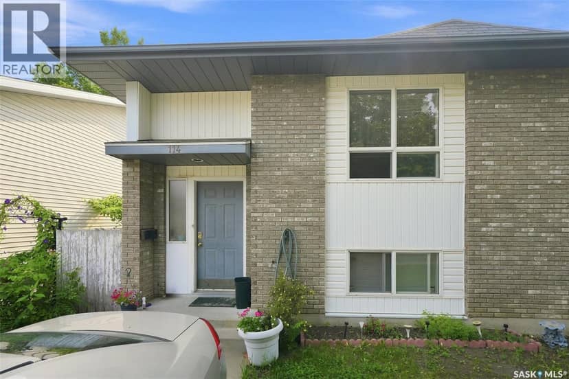 114 - 116 Barber CRESCENT, Saskatoon, photo 2
