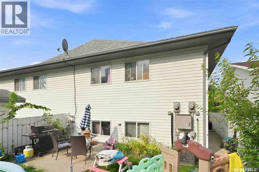 114 - 116 Barber CRESCENT — photo 34 of 40